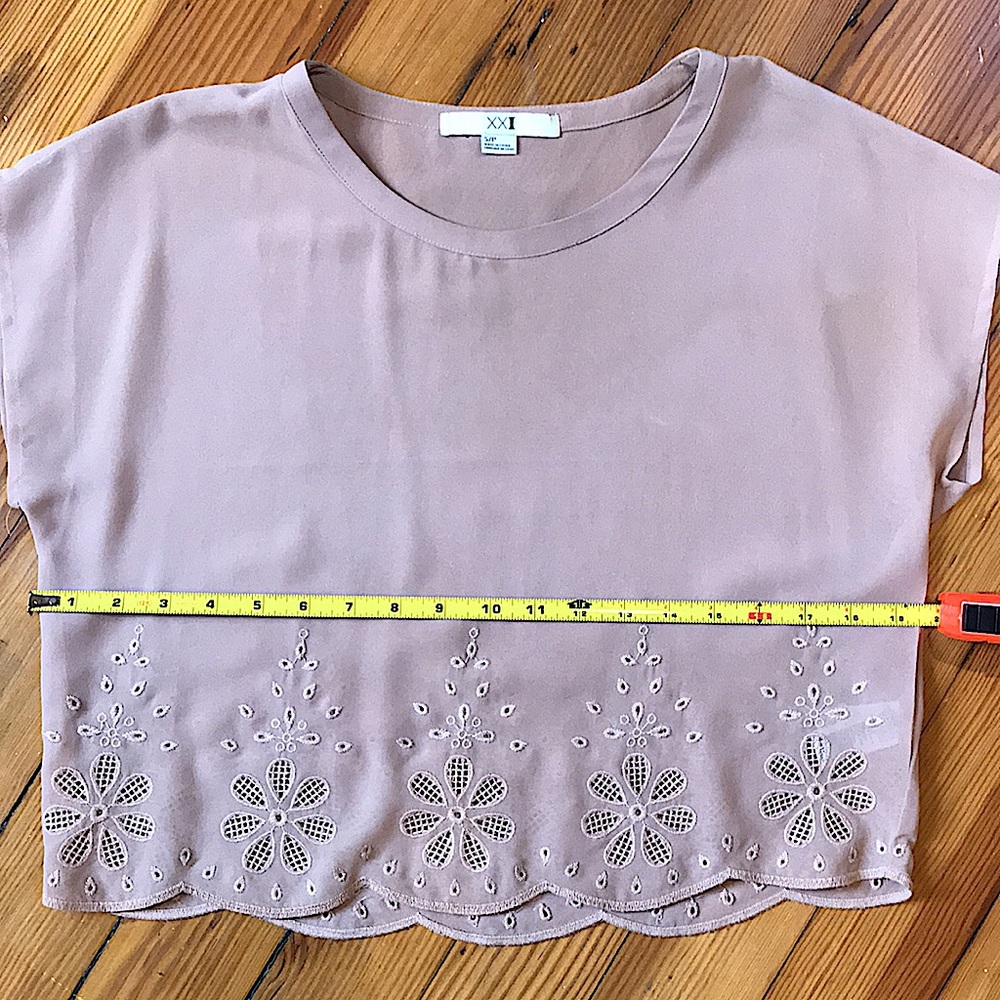 Forever 21 Cute Scalloped Crop Top ✿ - Picture 4 of 7
